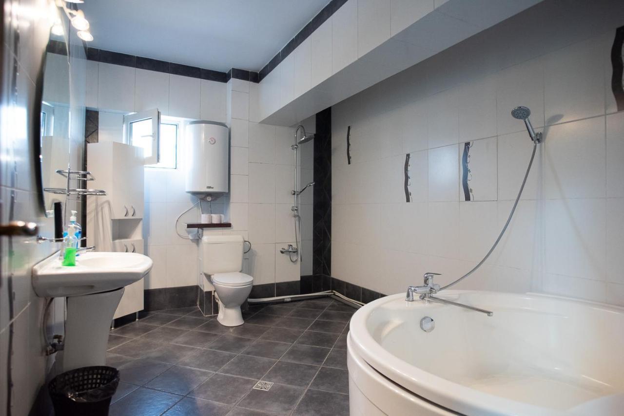 5 Bedrooms Luxury Apartment Villa Bucureşti Ngoại thất bức ảnh